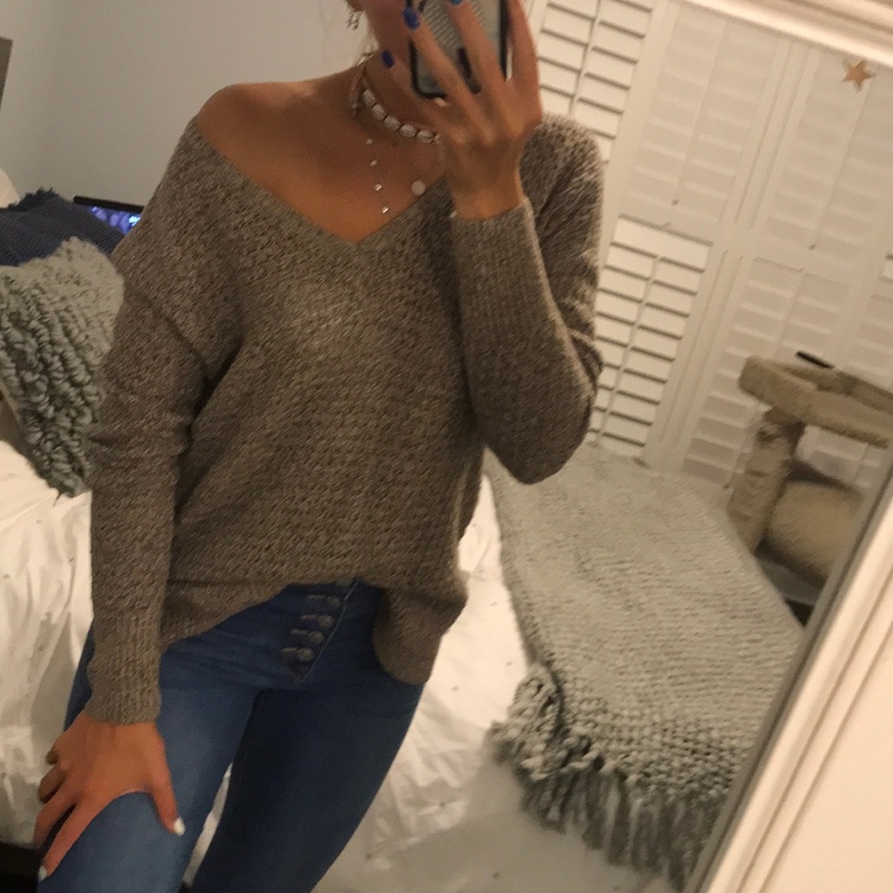 American Eagle sweater